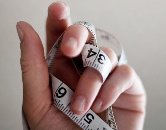 Diabetes drugs used in weight-loss therapies may come with a risk of stomach paralysis, pancreatitis and bowel obstruction, a study by the University of British Columbia found.