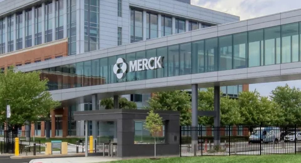 Merck & Co., Inc., and Gilead Sciences, Inc.’s investigational combinational drug for HIV treatment, put on clinical hold last year, has met a secondary goal of a ‘high’ viral suppression rate in adults.