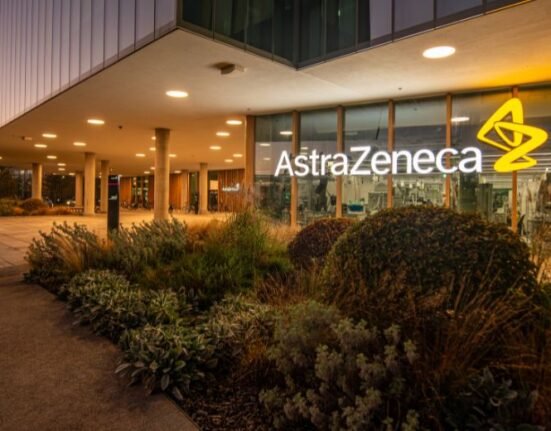 The US regulator has approved AstraZeneca’s blockbuster drug Imfinzi to treat adults with limited-stage cell lung cancer.