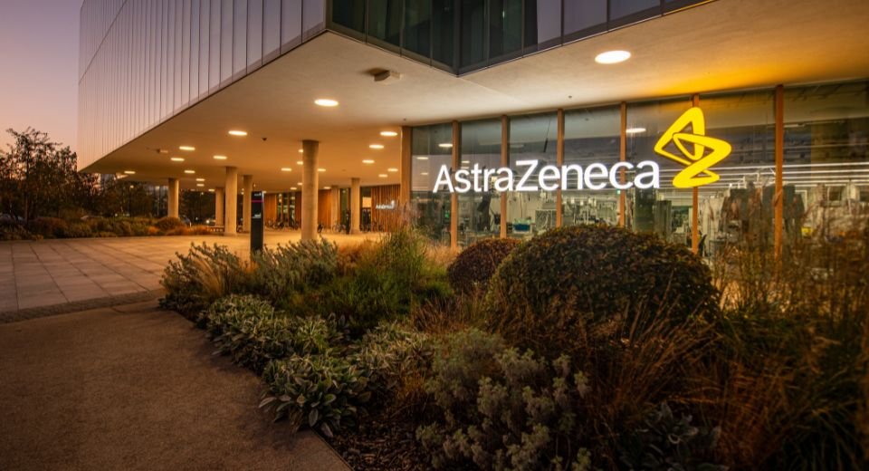 The US regulator has approved AstraZeneca’s blockbuster drug Imfinzi to treat adults with limited-stage cell lung cancer.