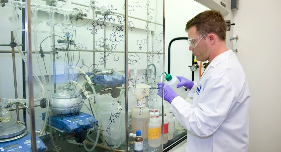 Amgen Inc. will expand its Ohio biomanufacturing facility for $900 million, after a recent move to invest $1 billion to build a second manufacturing plant in Holly Springs, North Carolina, US.