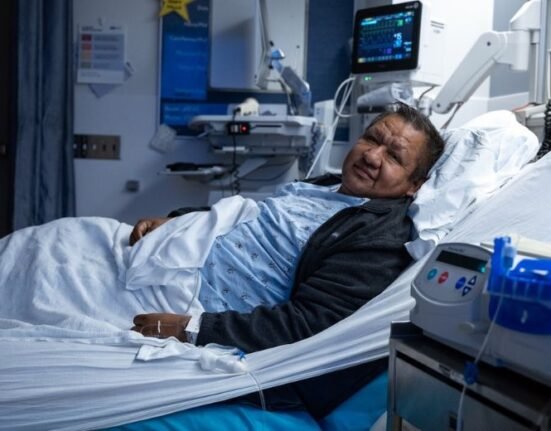 US surgeons have performed the world’s first successful human bladder transplant on a 41-year-old patient who lost most of his bladder during a tumour removal process.
