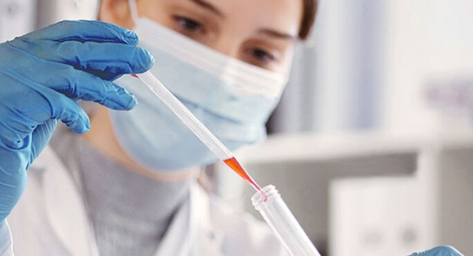 Scientists have developed a test by studying how an abnormally-shaped protein in the spinal fluid can detect 90% of Parkinson’s disease in patients, even before symptoms appear.