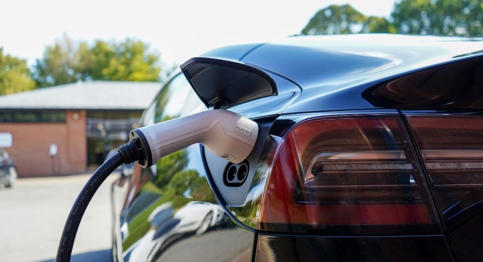More than one in four cars sold worldwide is set to be electric this year, as the growth of electric vehicles is on course to exceed 40% in another five years, according to an International Energy Agency report.