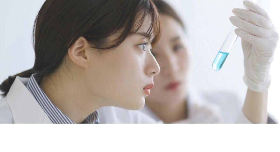 AstraZeneca and Daiichi Sankyo’s breast cancer drug, Enhertu, has cut the risk of disease progression or death by 44% compared to a taxane, trastuzumab and pertuzumab combination. 