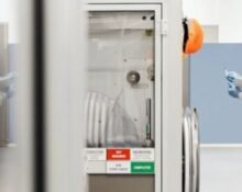 British pharmaceutical company GSK Plc said a new experimental cancer drug helped patients with a difficult-to-treat type of lung cancer live longer than those who received an existing treatment, according to a company statement.