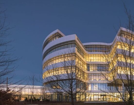 Danish drugmaker Novo Nordisk’s investigational drug, CagriSema, has achieved an estimated average weight loss of 12.4% in diabetic patients during an end-stage trial, better than rival Eli Lilly’s drug.